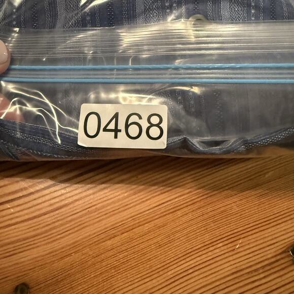 Tommy Bahama 100% Silk Men’s Camp Shirt Sz LG Blue Stripe Casual Party Preppy - Picture 12 of 12